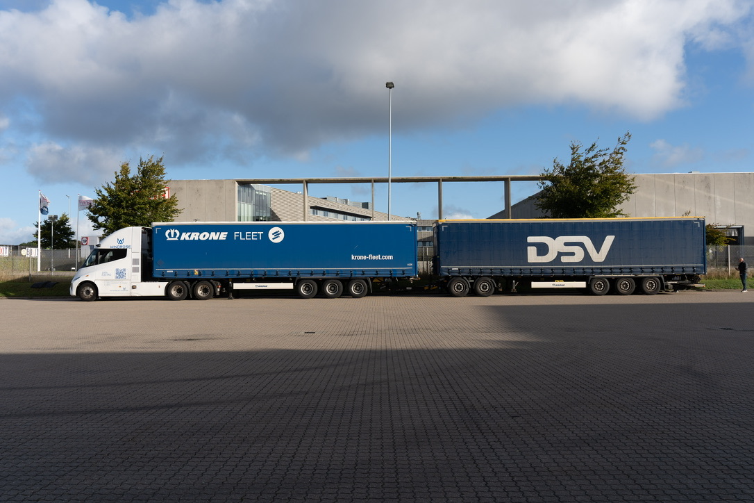 Double trailer 64t