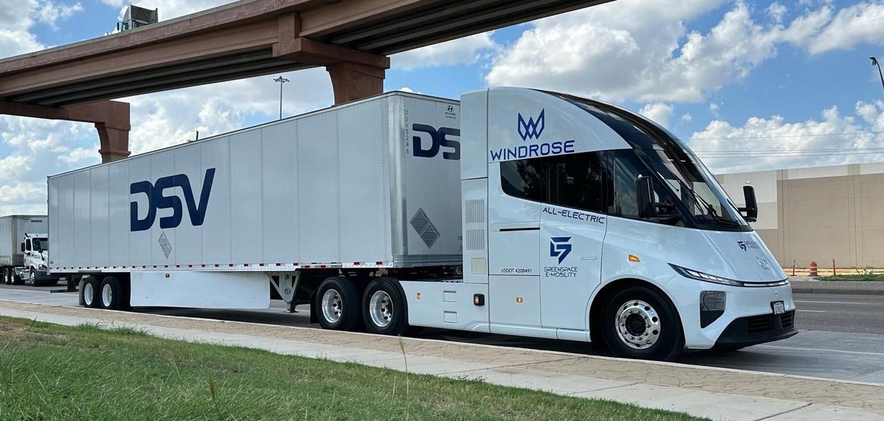Windrose E700 on the road